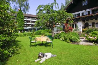 Garden-Hotel-Reinhart-Prien-am-Chiemsee-Aussenansicht